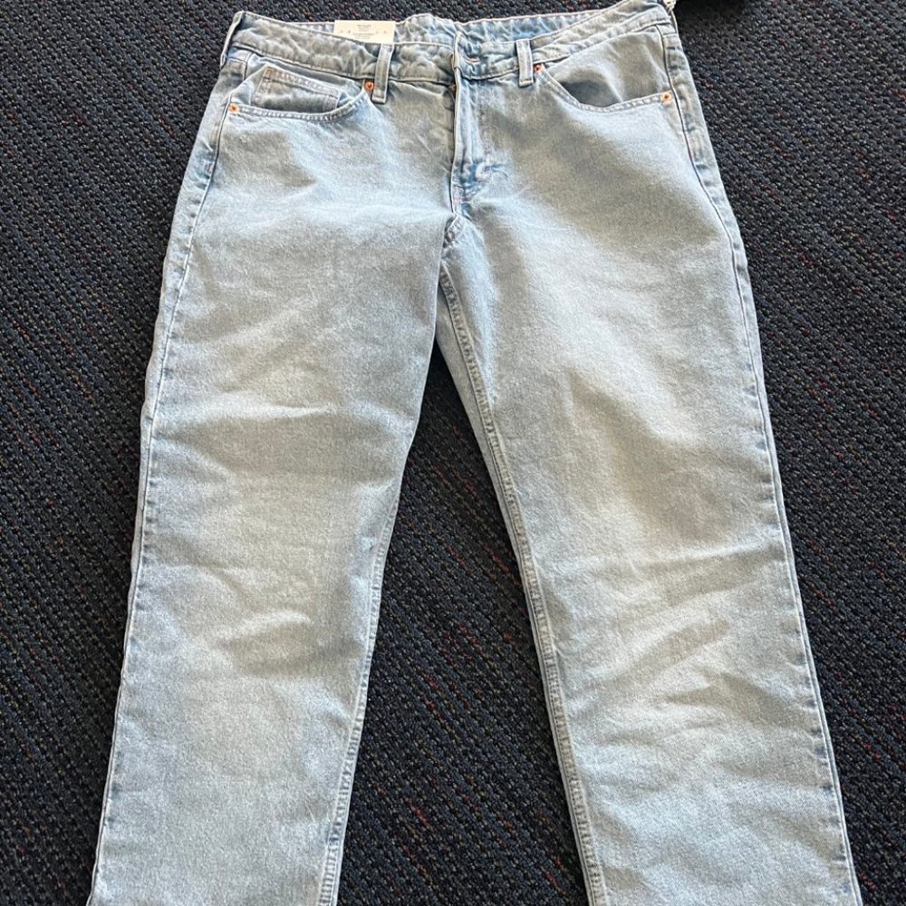 H&M Curvy Fit Straight Jeans